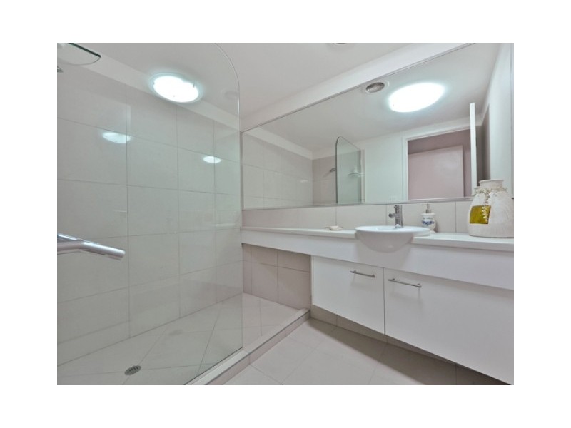 51 Grand Parade, Kawana Island QLD 4575