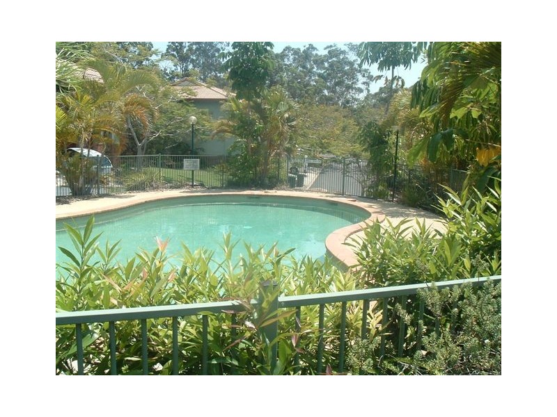 31 Simpsons Rd, Elanora QLD 4221