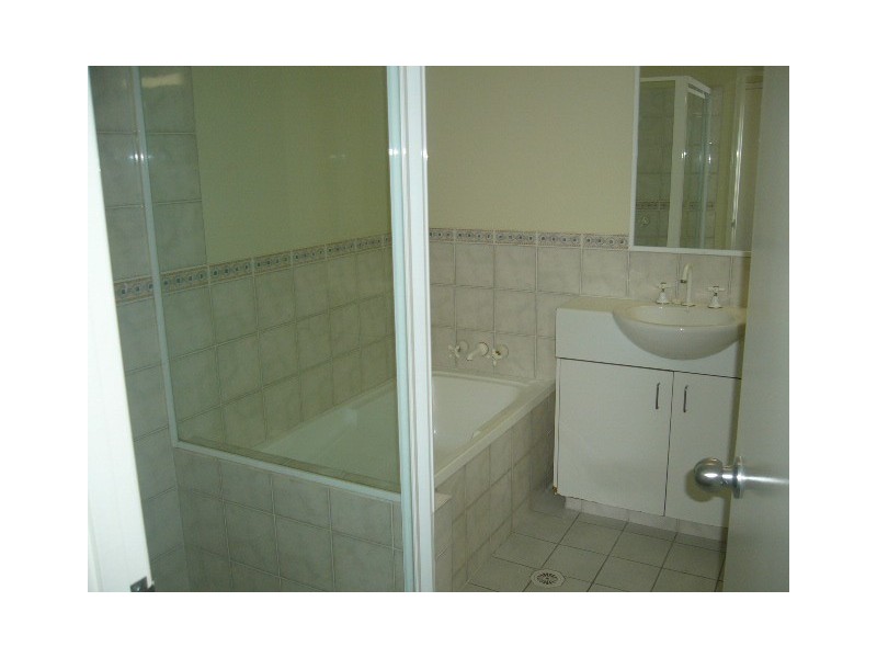 21/18 Tallebudgera Creek Rd,, Burleigh Heads QLD 4220
