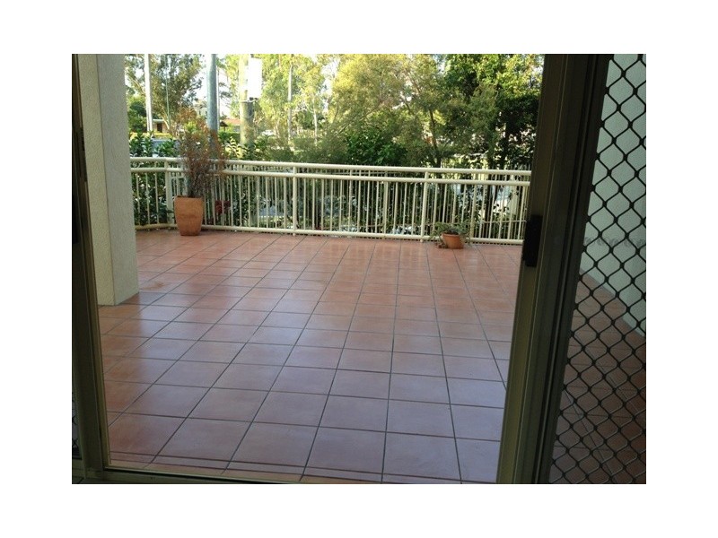 76 Thomas Drive, Chevron Island QLD 4217