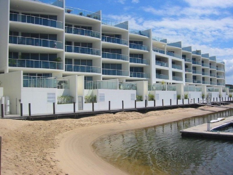 11 Nicklin Way, Minyama QLD 4575