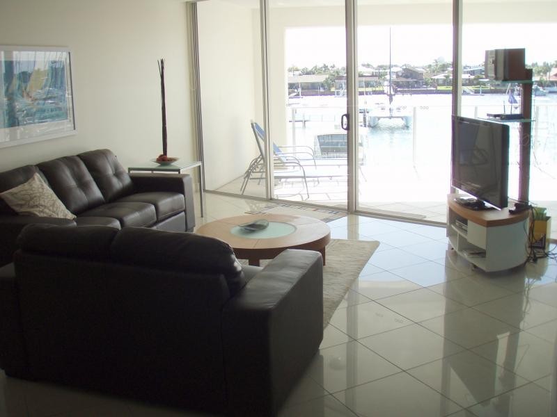 11 Nicklin Way, Minyama QLD 4575