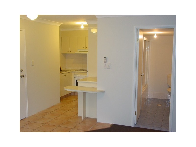 6/103-105 Frank Street, Labrador QLD 4215