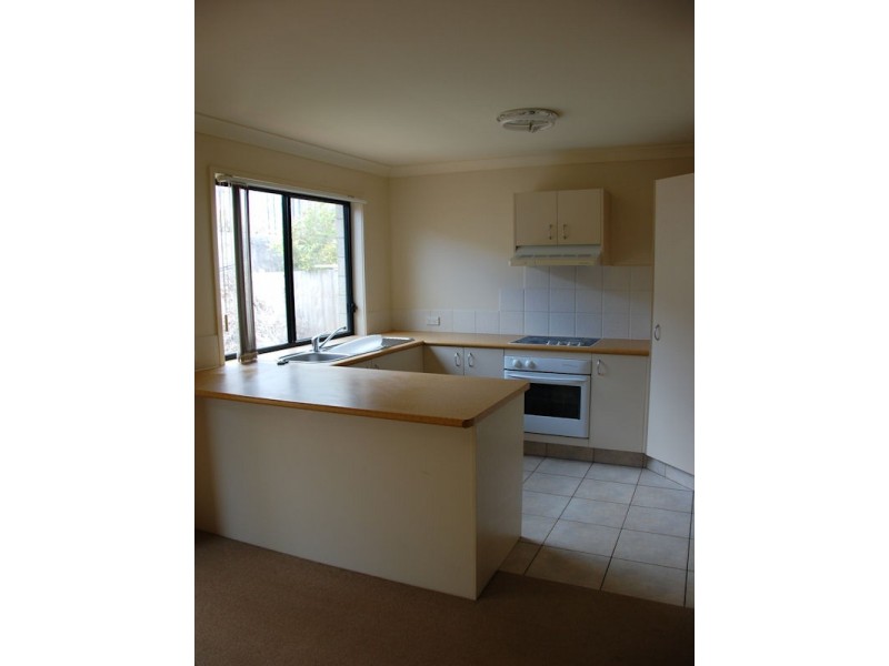 1/24 Amsonia Court,, Arundel QLD 4214