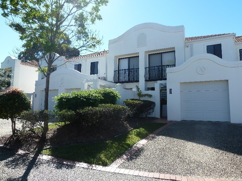 8/22-34 Glenside Drive, Robina QLD 4226