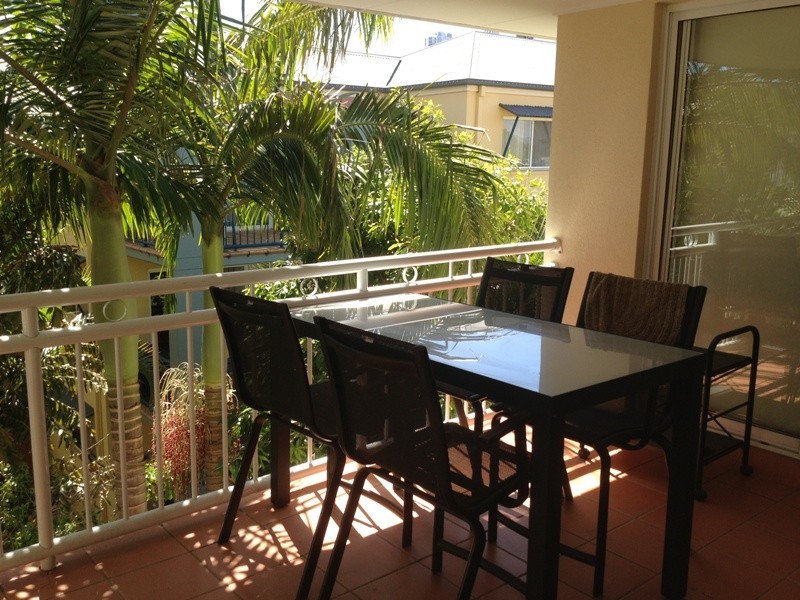 21/37 Mawarra Street, Chevron Island QLD 4217