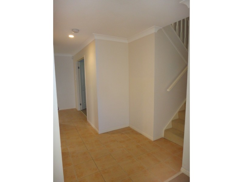 02/755 Ashmore Road, Molendinar QLD 4214