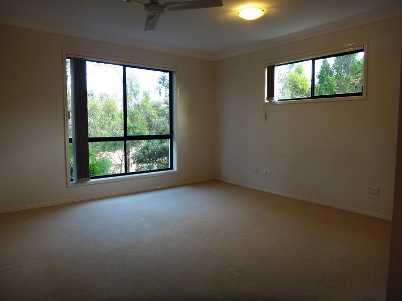 02/755 Ashmore Road, Molendinar QLD 4214
