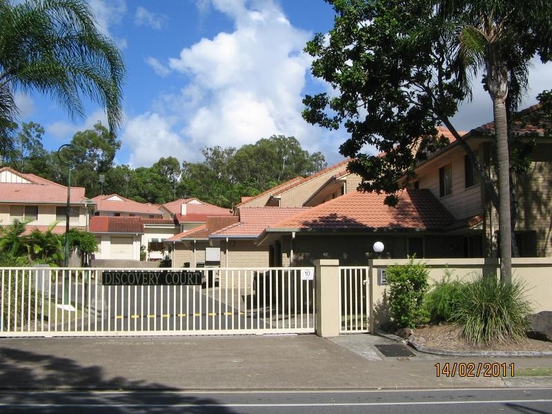 18/18 Discovery Drive, Helensvale QLD 4212