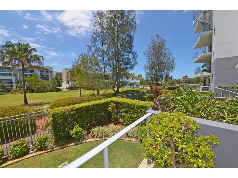2/51 Grand Parade, Kawana Island QLD 4575