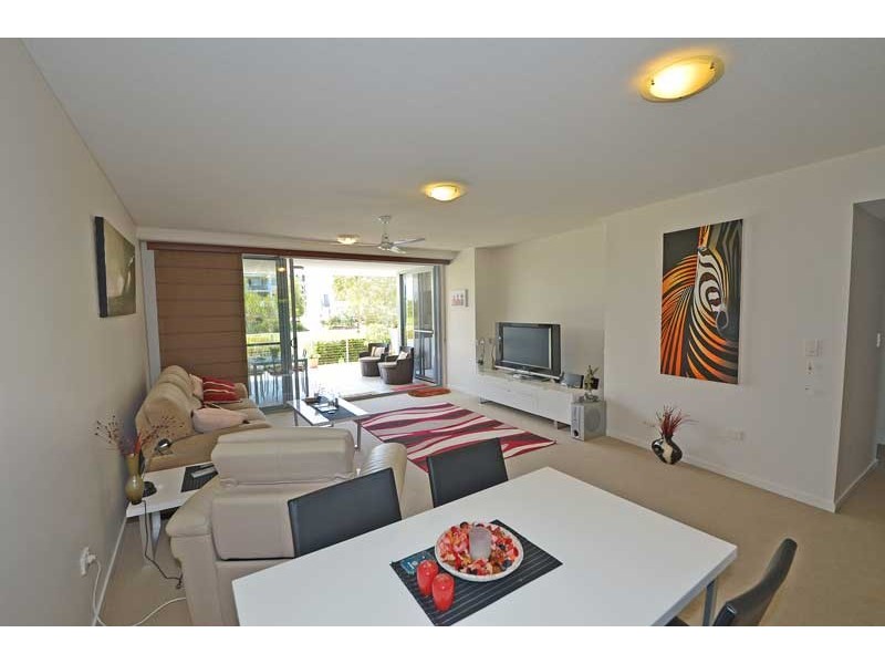2/51 Grand Parade, Kawana Island QLD 4575