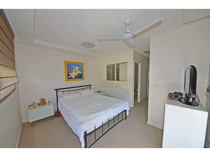 2/51 Grand Parade, Kawana Island QLD 4575