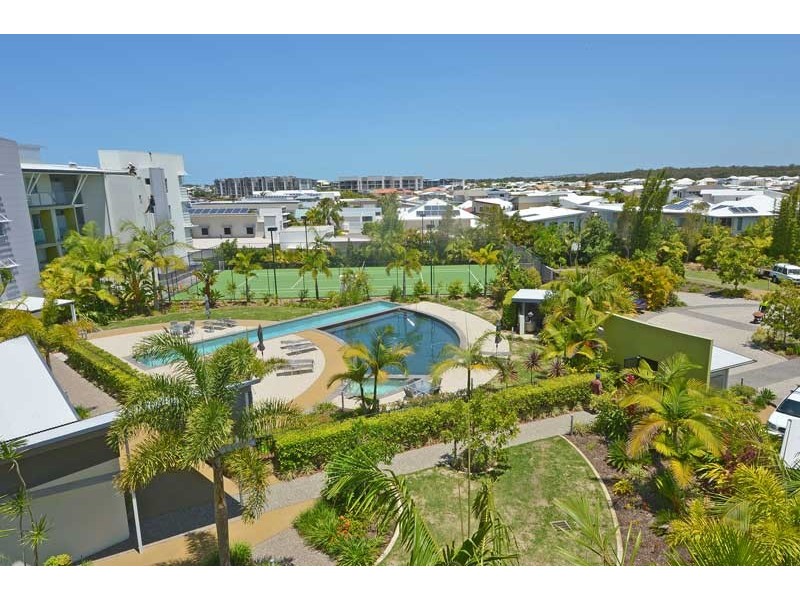 2/51 Grand Parade, Kawana Island QLD 4575