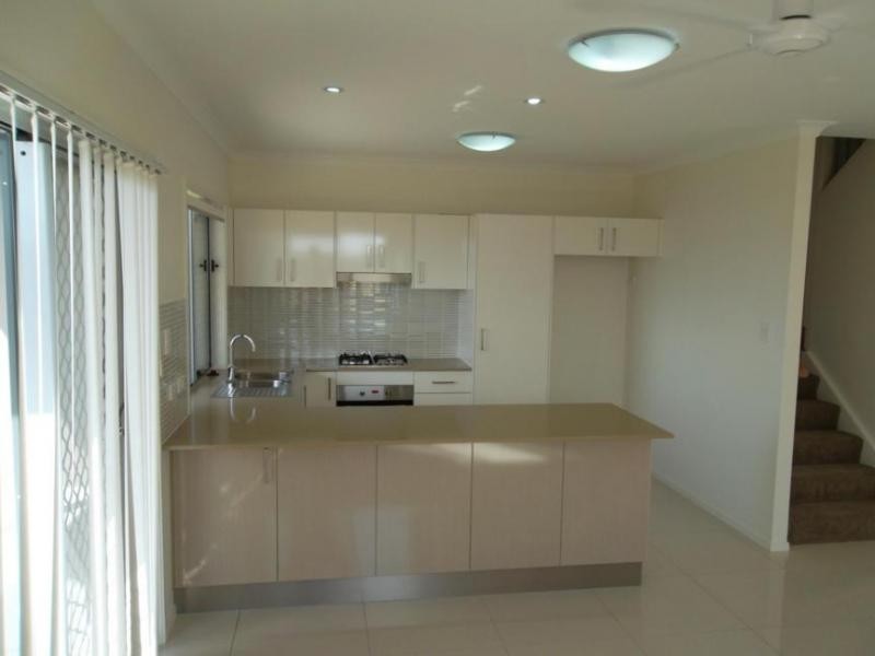 2 Photinia Cres, Mountain Creek NSW 2644