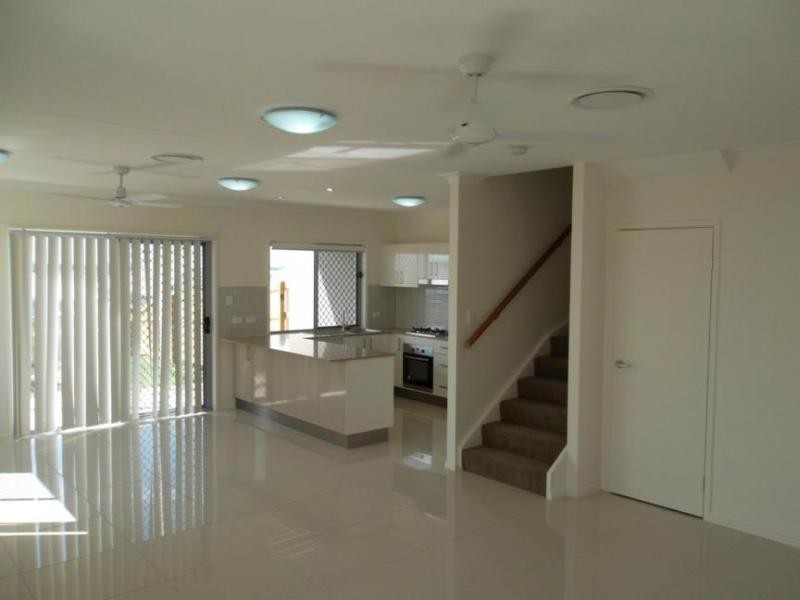 2 Photinia Cres, Mountain Creek NSW 2644