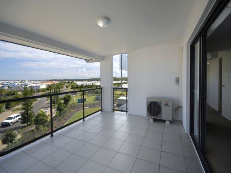 53/4 Grand Parade, Kawana Island QLD 4575