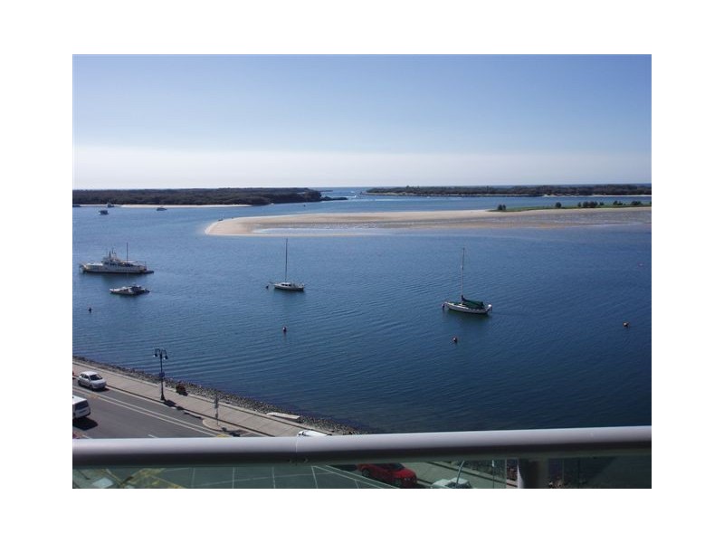 300 Marine Parade, Labrador QLD 4215