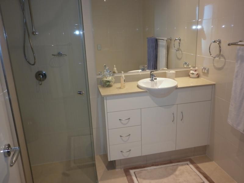 1 Como Crescent, Southport QLD 4215