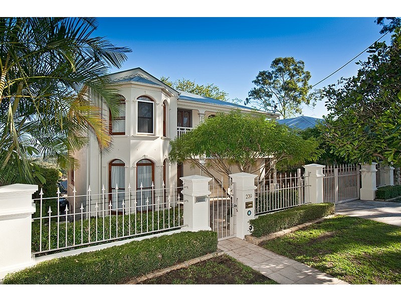 239 Dewar Tce, Corinda QLD 4075