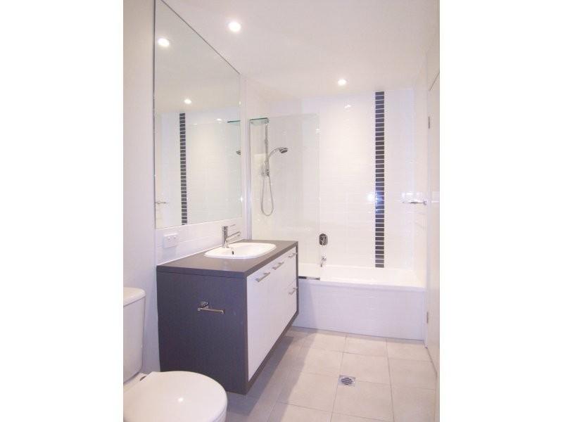 2 Riverwalk Ave, Robina QLD 4226