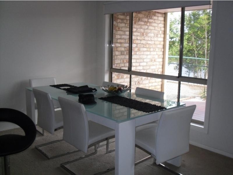 4/4 Koala Town Rd, Upper Coomera QLD 4209