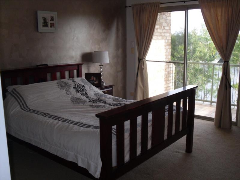 4/4 Koala Town Rd, Upper Coomera QLD 4209