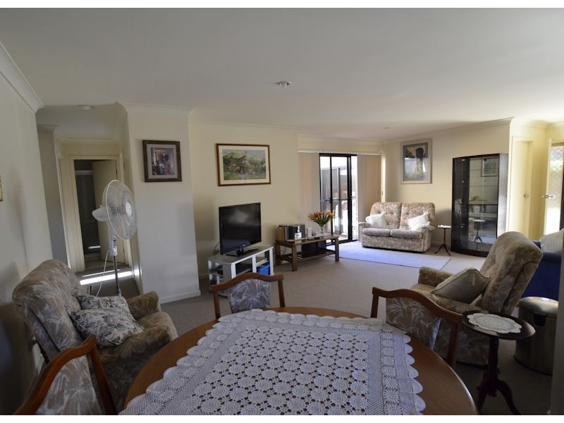 1a/24 Amsonia Court,, Arundel QLD 4214