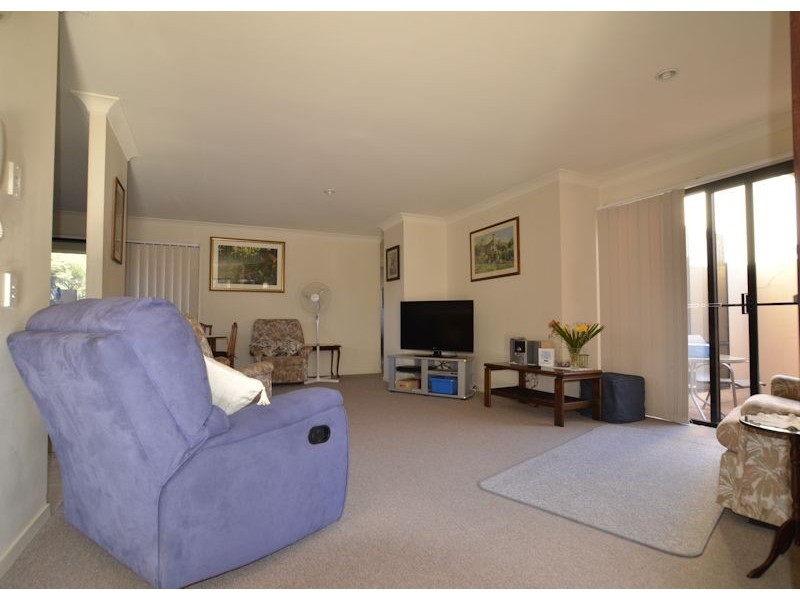 1a/24 Amsonia Court,, Arundel QLD 4214