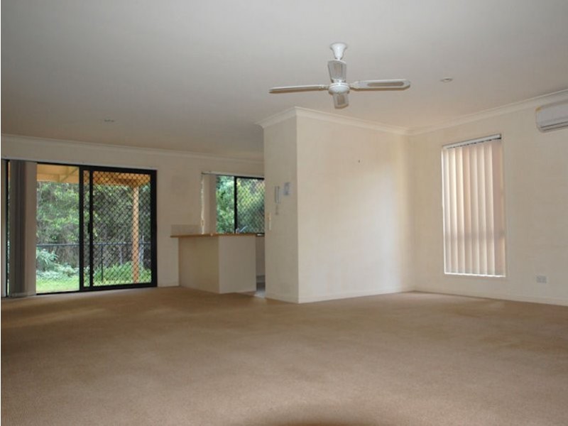 01/24 Amsonia Court,, Arundel QLD 4214