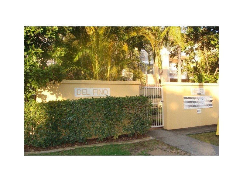 8/37 Mawarra Street, Chevron Island QLD 4217
