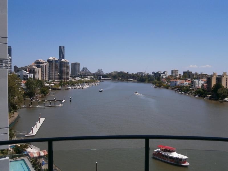 98 Thorn St, Kangaroo Point QLD 4169