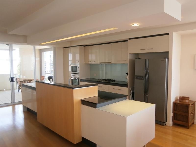 98 Thorn St, Kangaroo Point QLD 4169