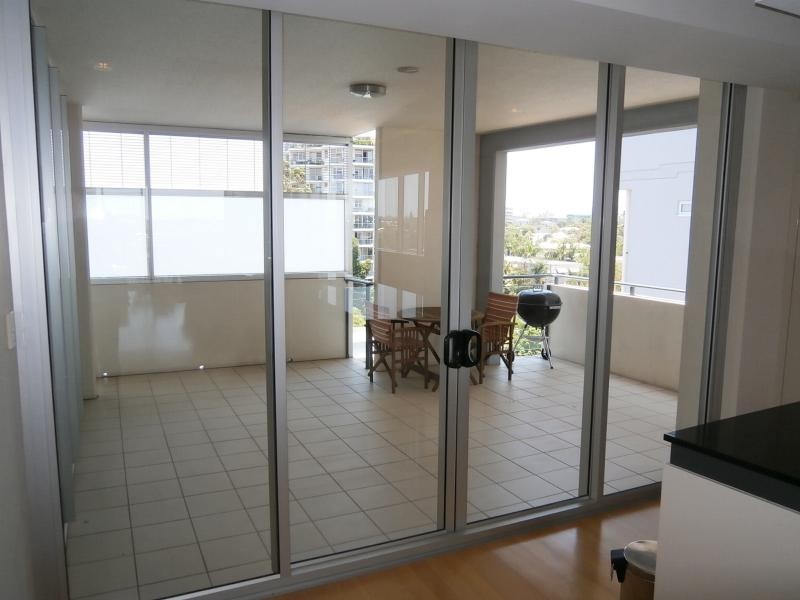 98 Thorn St, Kangaroo Point QLD 4169