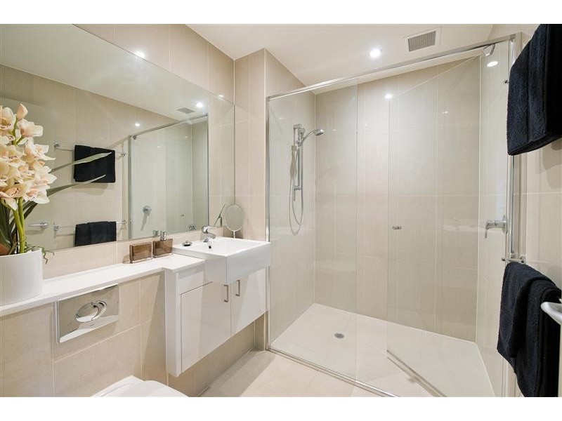 305/30 Riverview Tce, Indooroopilly QLD 4068