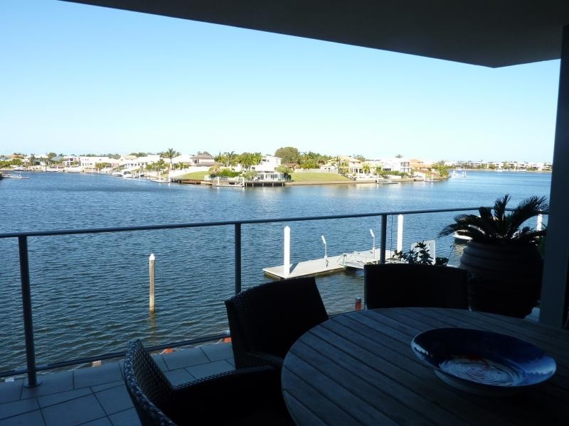 51 Grand Parade, Kawana Island QLD 4575