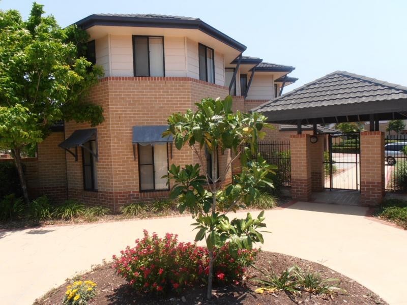 14/2 Springhill Drive, Sippy Downs QLD 4556