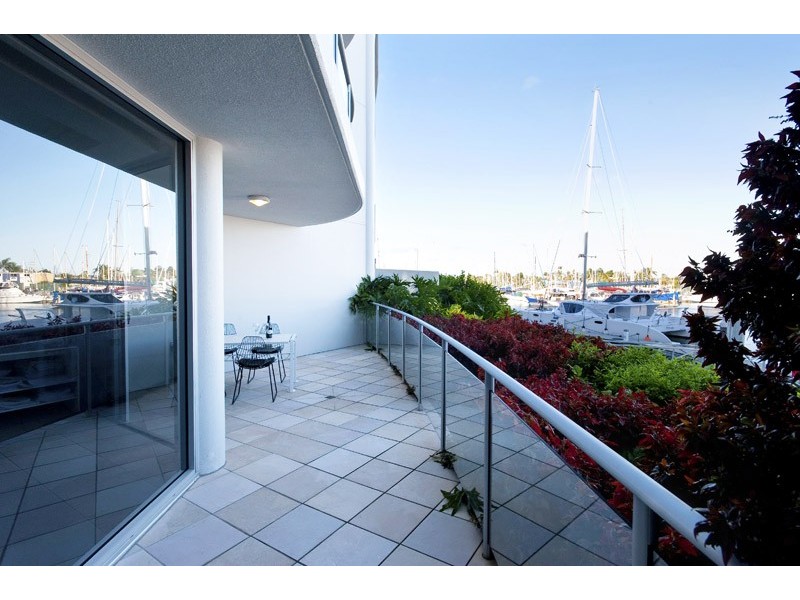 13 Nicklin Way, Minyama QLD 4575