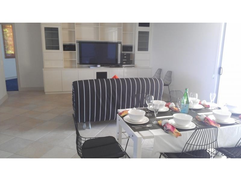 13 Nicklin Way, Minyama QLD 4575