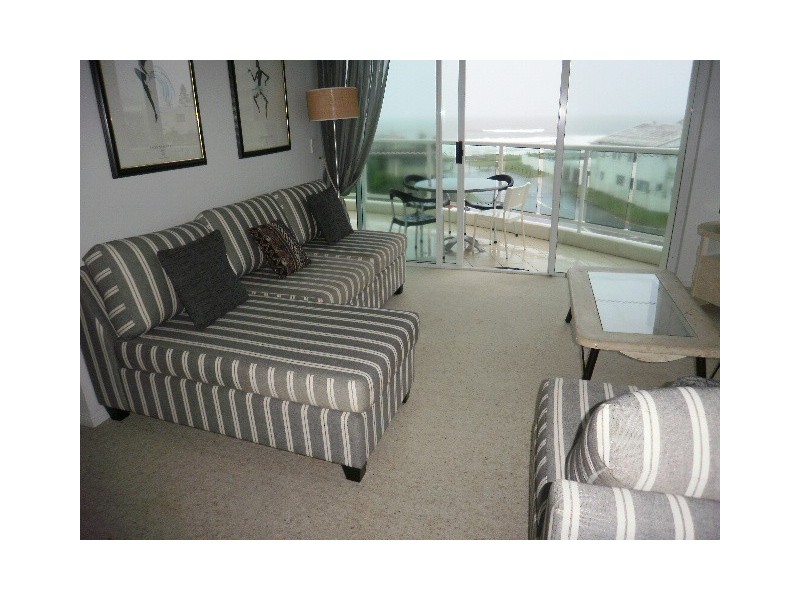 5 Woodroffe Ave, Main Beach QLD 4217