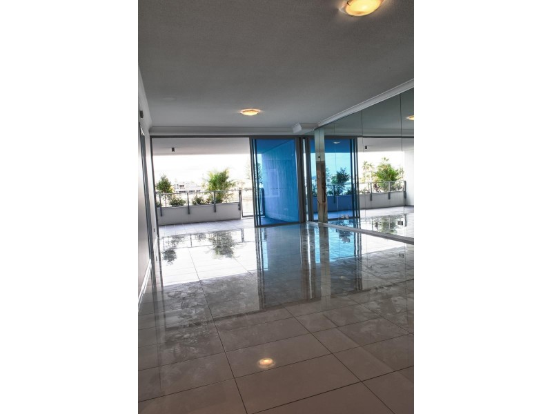 30 Paradise Island, Surfers Paradise QLD 4217