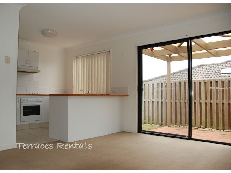 1a/24 Amsonia Court,, Arundel QLD 4214