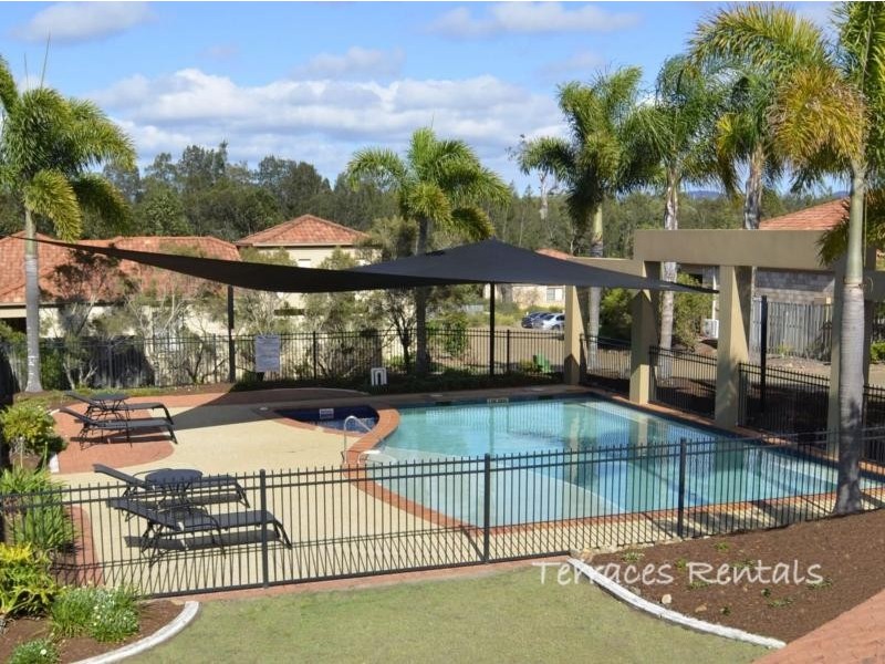 1a/24 Amsonia Court,, Arundel QLD 4214