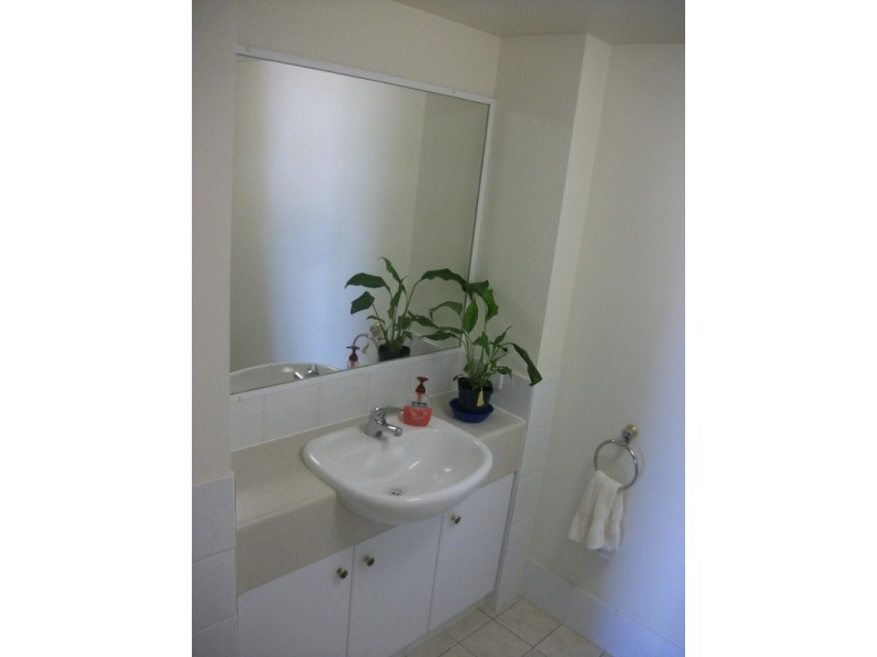 45 Deakin Street, Kangaroo Point QLD 4169