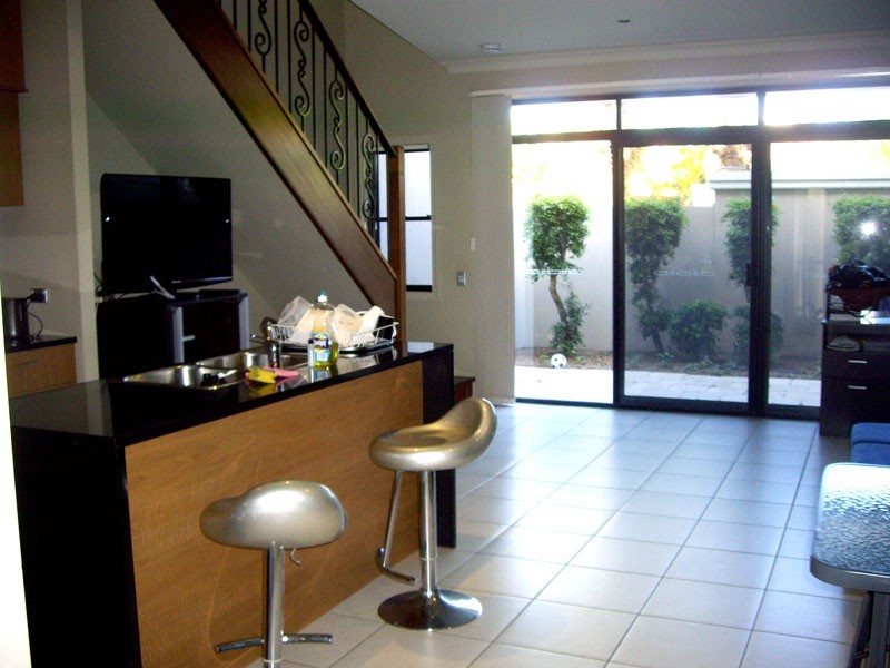 8/7 Elliott St, Surfers Paradise QLD 4217