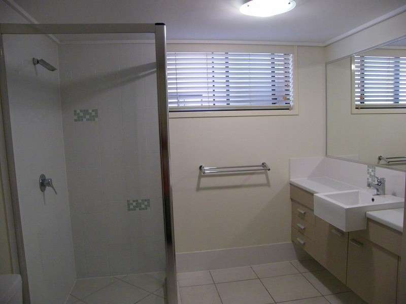 19/4 Grand Parade, Kawana Island QLD 4575