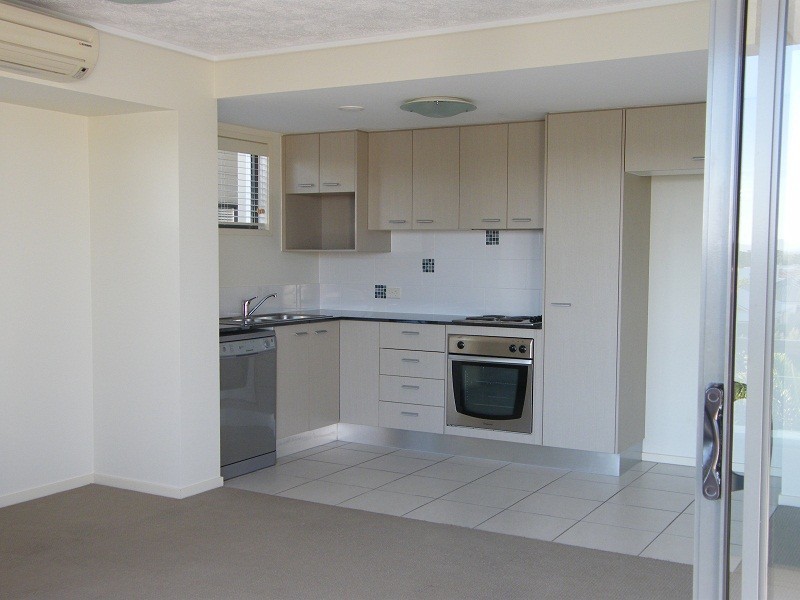 19/4 Grand Parade, Kawana Island QLD 4575