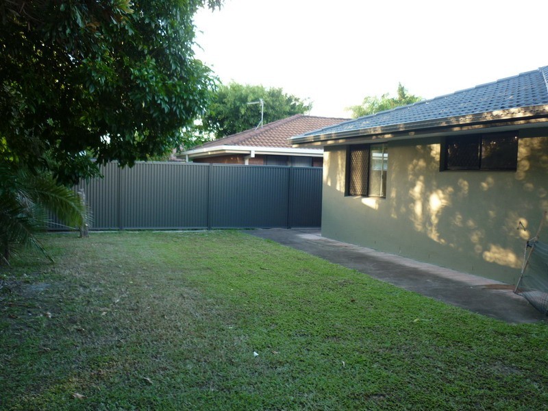 7 Willis Court, Mermaid Waters QLD 4218