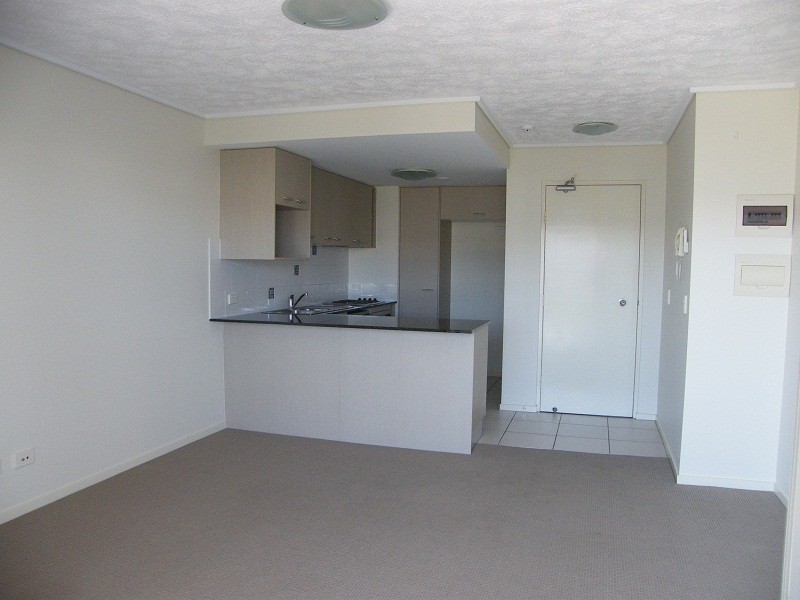 54/4 Grand Parade, Kawana Island QLD 4575