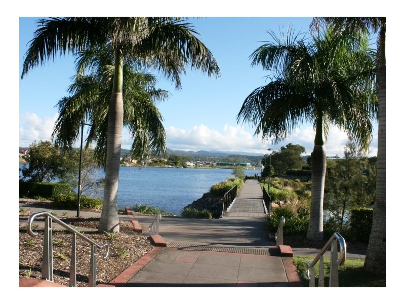 9 Moores Crescent, Varsity Lakes QLD 4227