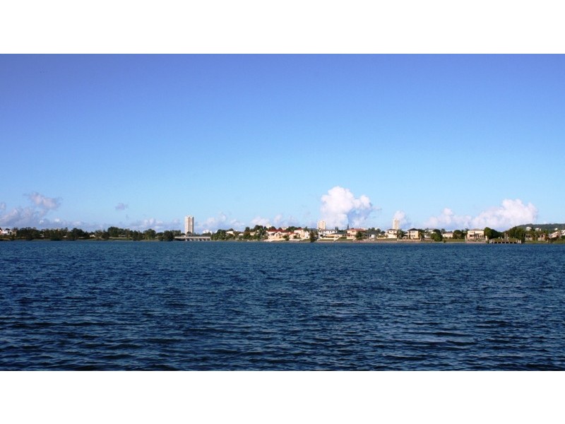 9 Moores Crescent, Varsity Lakes QLD 4227